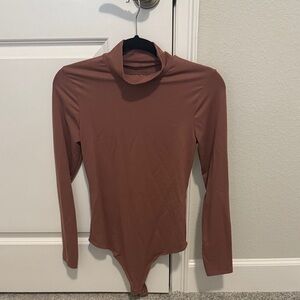 Abercrombie women’s body suit mauve